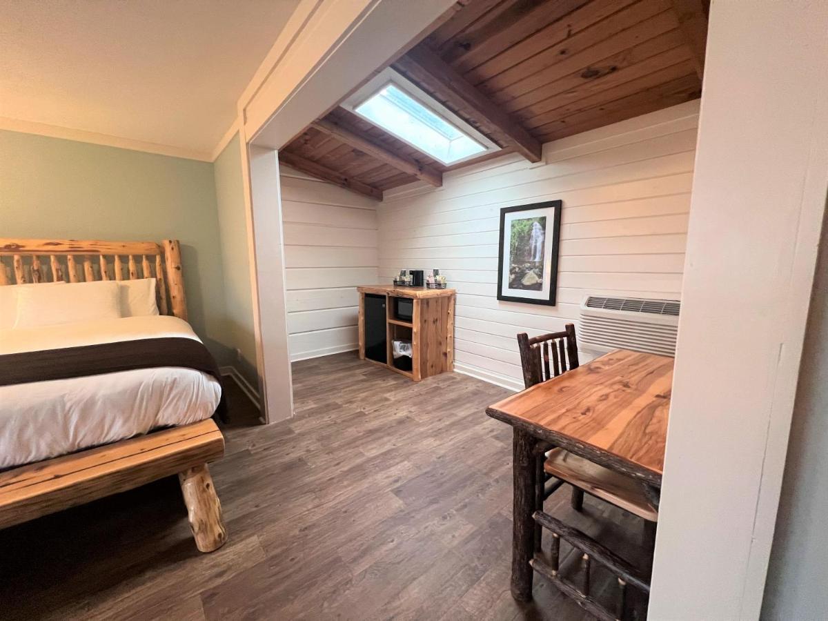 Mountain Top Inn And Resort Warm Springs Exterior photo